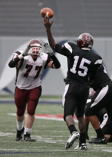 状态不错！4号秀克尼佩尔半场9中7轰18分