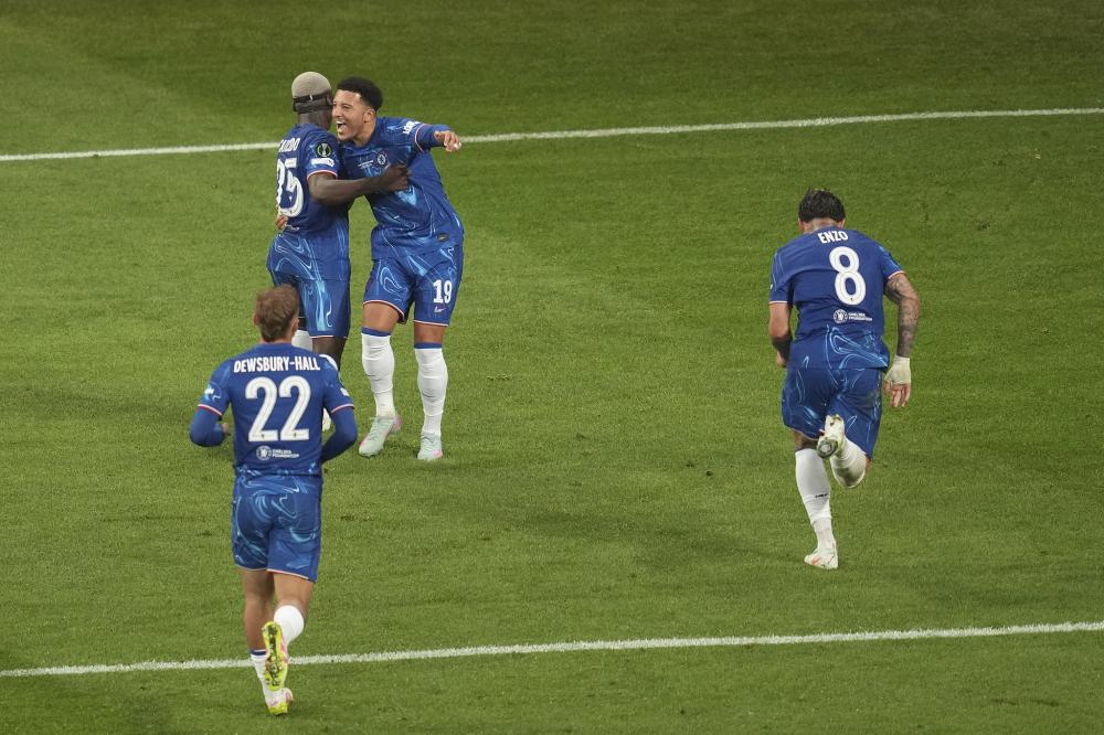 1-2折戟亚平宁！英超11.4亿豪门惨遭逆转跌出前8 各项赛事4场不胜